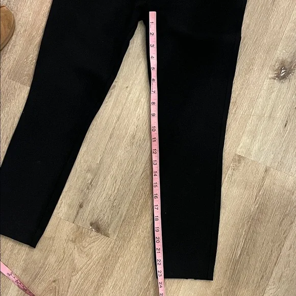SPANX Classic Black Cropped Pants - Picture 6 of 7